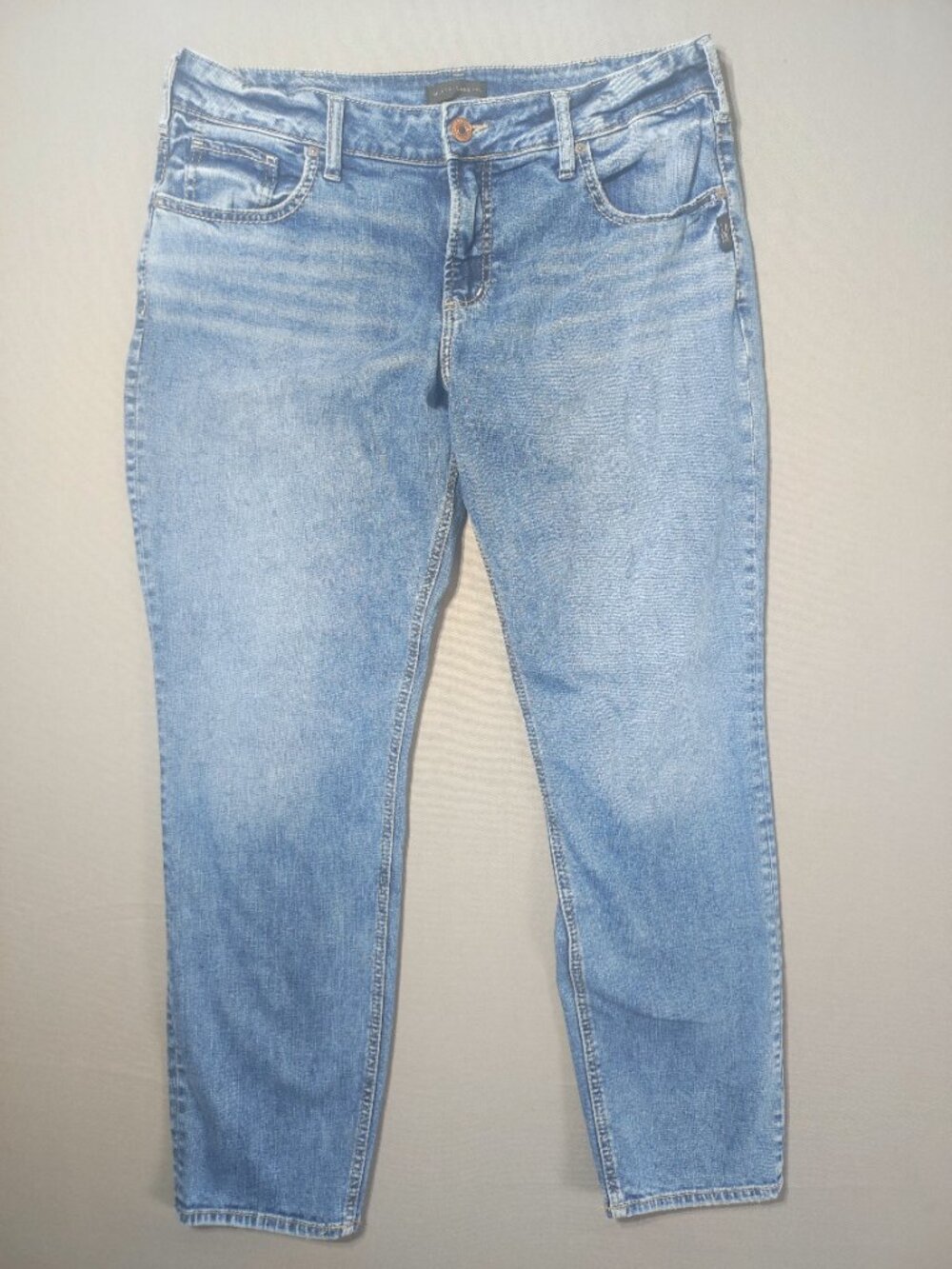 Silver Jeans Boyfriend women's W33/L28 hard washed denim blue colour